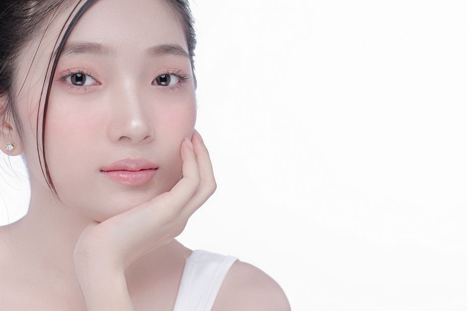 Comment ne plus avoir la peau grasse : guide complet