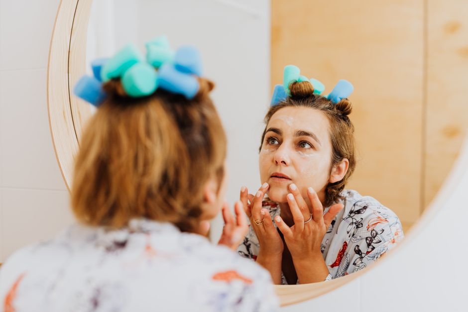 Combien de temps dure la peau qui pèle : guide complet